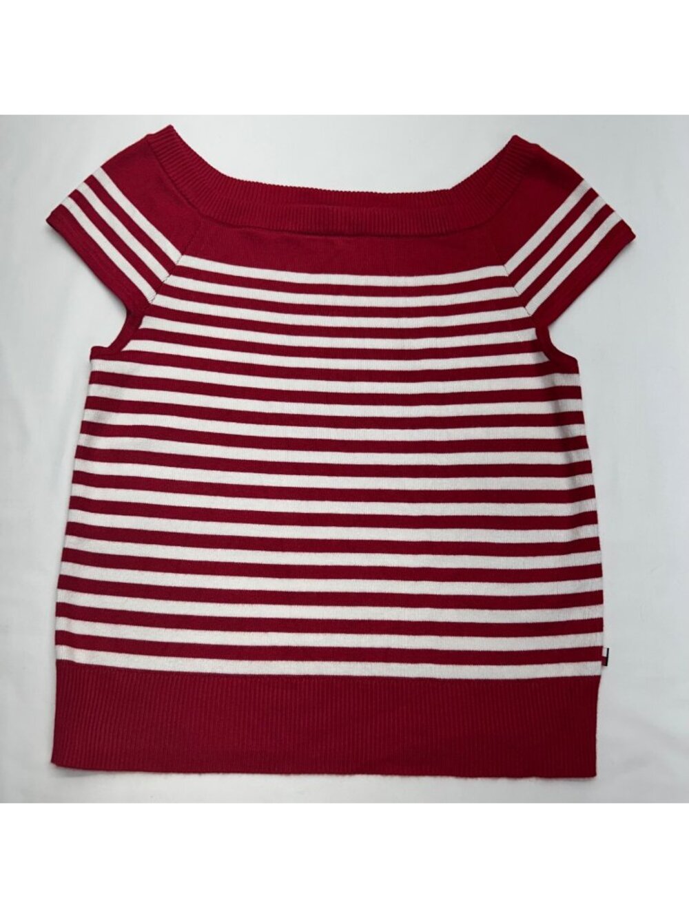 Tommy Hilfiger Women's M Red & White Striped Knit Short Sleeve Sweater Coastal